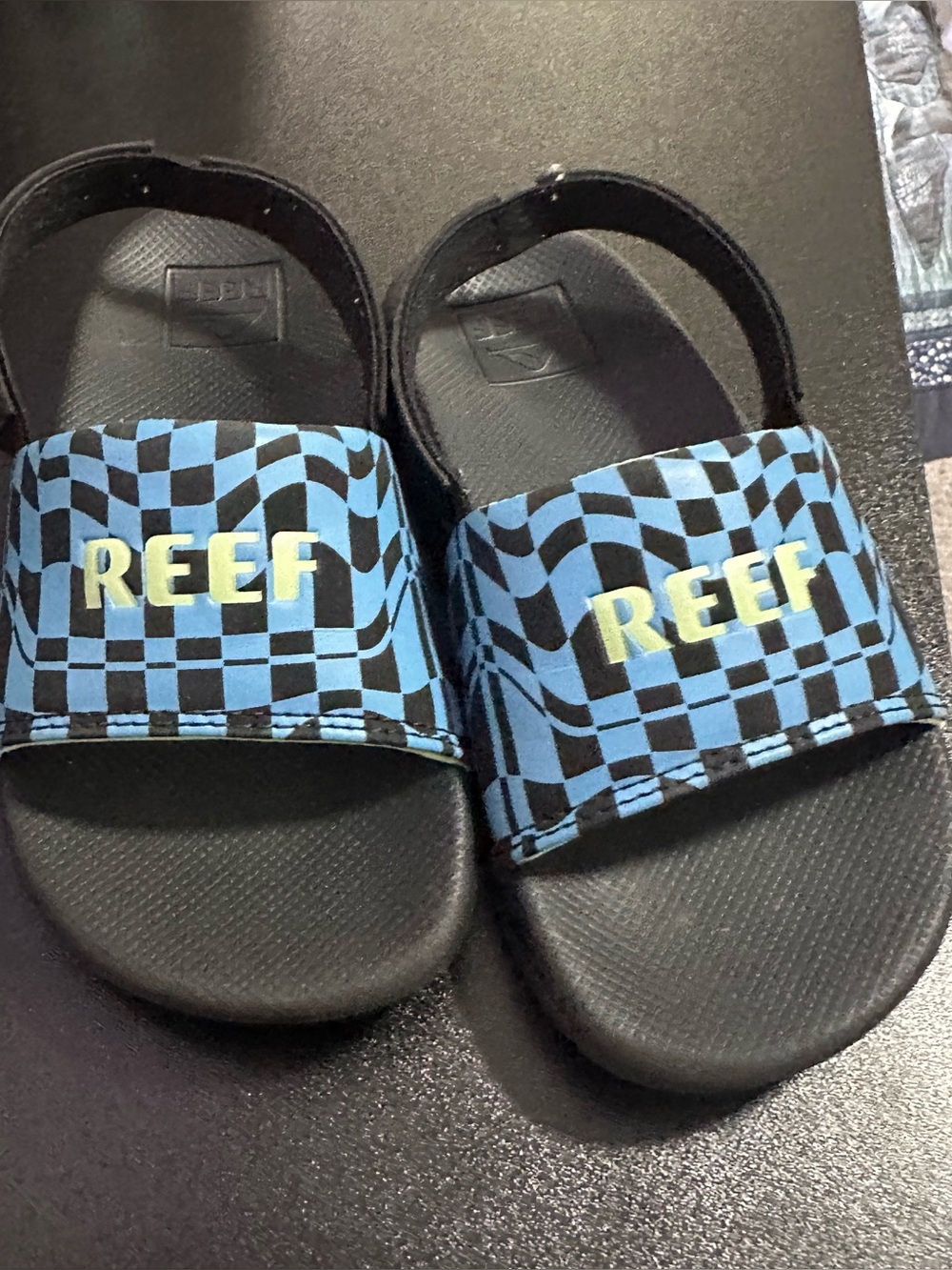 Reef sandals boys